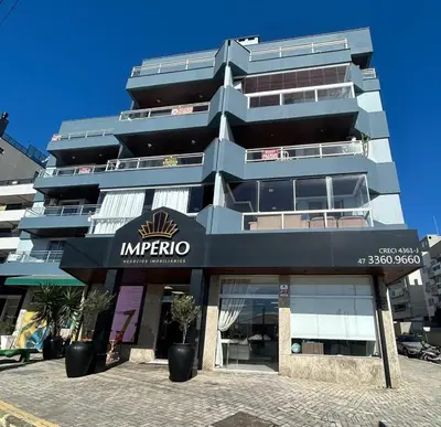 O edifício onde o apartamento está situado
