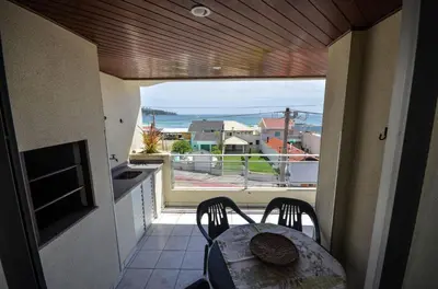 A cozinha ou kitchenette de 075 - Apto confortável na praia de Bombas