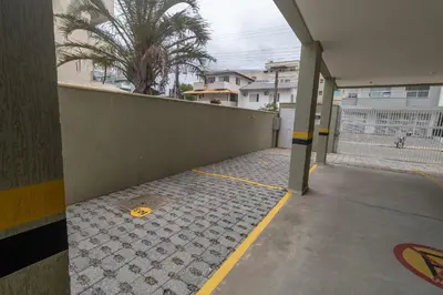 A planta de 173 - Apartamento 02 Dormitórios na praia de Bombas para 6 pessoas