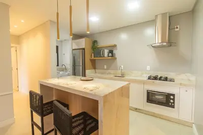 A cozinha ou kitchenette de 223F - Belíssimo Apartamento em Canto Grande