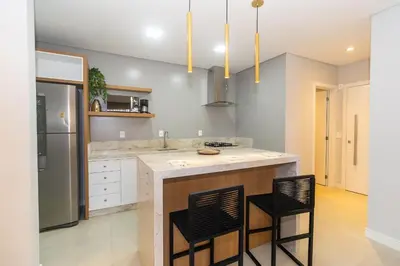 A cozinha ou kitchenette de 223F - Belíssimo Apartamento em Canto Grande