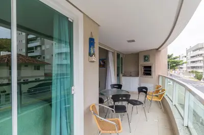 Uma varanda ou terraço em 371 - Apartamento 3 dormitórios na praia de Bombas