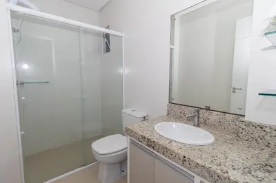 Uma casa de banho em 449 - Lindo Apartamento de 3 dormitórios á 100m da praia de Bombas
