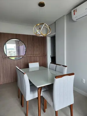 Uma área de estar em IMPRESSIONANTE DUPLEX PRÓXIMO AO MAR, 3 SUÍTES, Apt 407