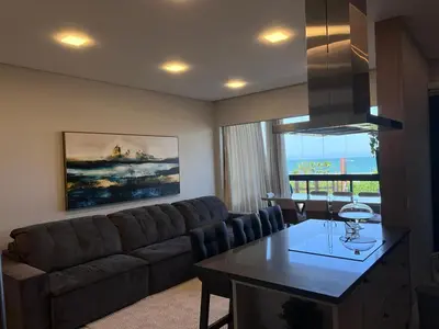 Uma área de estar em TÉRREO EXCLUSIVO À BEIRA MAR E 3 SUÍTES , Apt 101 Mariscal