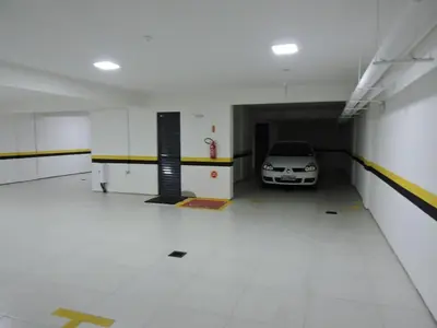 A planta de Apart de luxo 3 suites 2 vagas de garagem e quadra do mar