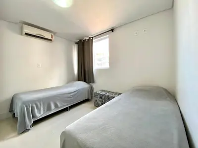 A planta de Apartamento a 150m da praia de Bombas