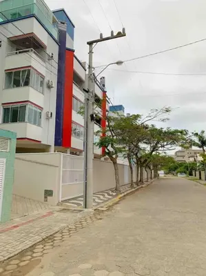 O edifício onde o apartamento está situado