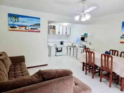 A cozinha ou kitchenette de Res Palmeiras Bombinhas Centro