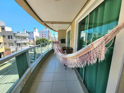 Uma varanda ou terraço em 201- Apartamento Bombas com vista lateral do mar