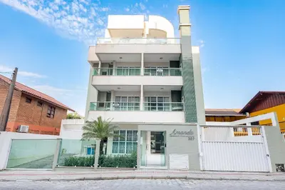 O edifício onde o apartamento está situado