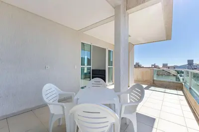 Uma varanda ou terraço em Excelente Localização a 200m da Praia de Bombinhas