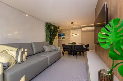 A planta de Caraíbas 202 – Lindíssimo Apartamento em Canto Grande, a 120 Metros do Mar - Piscina térreo.