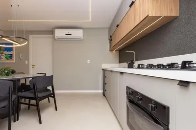 A planta de Caraíbas 202 – Lindíssimo Apartamento em Canto Grande, a 120 Metros do Mar - Piscina térreo.