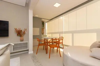 A planta de Caraíbas 201 – Lindíssimo Apartamento em Canto Grande, a 120 Metros do Mar - Piscina térreo.