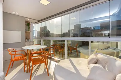 A planta de Caraíbas 201 – Lindíssimo Apartamento em Canto Grande, a 120 Metros do Mar - Piscina térreo.
