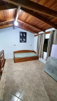 A planta de Casa a 2 quadras da Praia de Zimbros RW2724