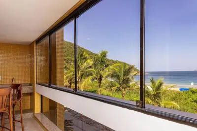 A planta de Ilha do Mel 102 – Lindo apartamento com Vista Panorâmica para o Mar em Quatro Ilhas, com Roupa de Cama e Toalhas Inclusas.