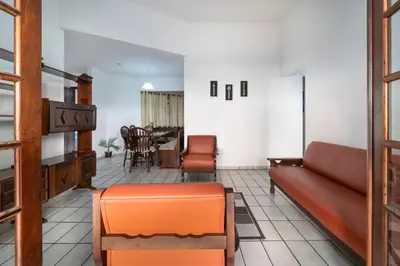 Uma área de estar em Aluguel casa 3 quartos Bombinhas SC