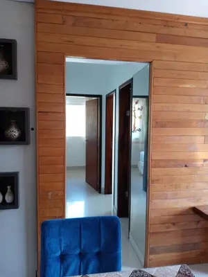 Uma cama ou camas num quarto em Apto 2 qtos a 150 metros mar de bombas