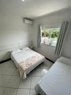 A planta de Casa agradável com piscina e churrasqueira