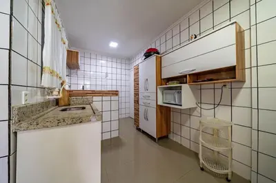 A cozinha ou kitchenette de Apto 104 - 6 pessoas - Bombas