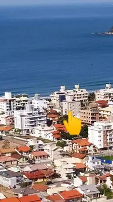 Uma vista do mar geral ou uma vista do mar a partir do apartamento