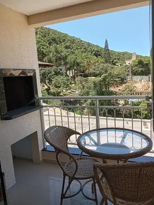 Uma vista geral da montanha ou uma vista da montanha a partir do apartamento