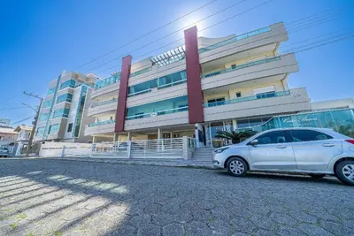 O edifício onde o apartamento está situado