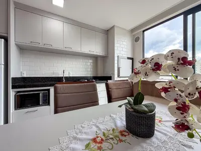 A planta de 015 - Apartamento alto padrão próximo ao centro e à Praia de Bombas