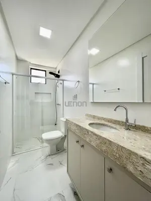 A planta de 015 - Apartamento alto padrão próximo ao centro e à Praia de Bombas