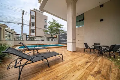 A planta de 015 - Apartamento alto padrão próximo ao centro e à Praia de Bombas