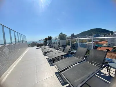 Uma vista geral da montanha ou uma vista da montanha a partir do apartamento