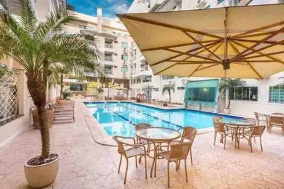 A piscina em ou perto de Apartamentos com piscinas na praia de Bombas
