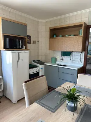 A cozinha ou kitchenette de Apto Praia de Bombas - 4 pessoas