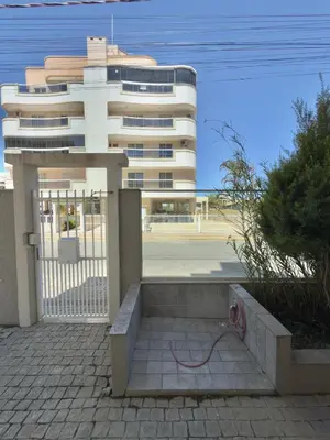 O edifício onde o apartamento está situado