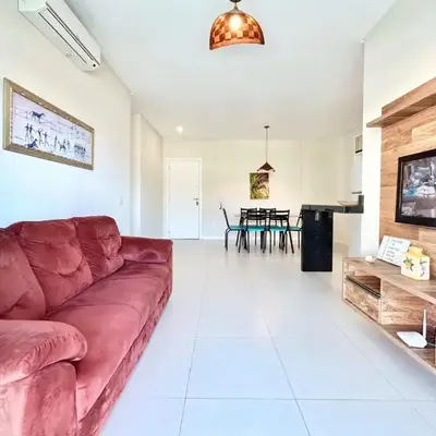 049 - Amplo Apartamento na Praia de Bombas