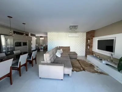 Uma televisão e/ou sistema de entretenimento em Linda Cobertura com Spa sem aquecimento