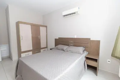 A planta de 496 - Lindo Apartamento 3 quartos localizado na praia de Bombas
