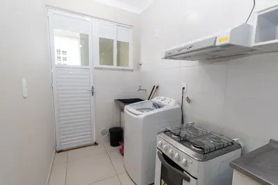 A planta de 496 - Lindo Apartamento 3 quartos localizado na praia de Bombas