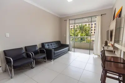 A planta de 496 - Lindo Apartamento 3 quartos localizado na praia de Bombas