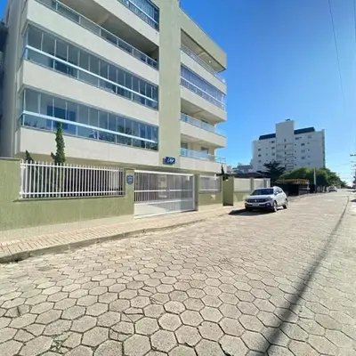 496 - Lindo Apartamento 3 quartos localizado na praia de Bombas