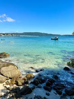 A planta de Apto na praia de Bombas, ótima localização