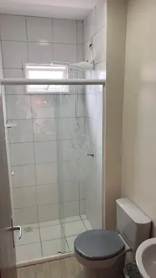 Uma casa de banho em Bella praia bloco E 42