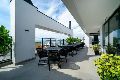 Uma varanda ou terraço em 201- Apart com vista ao mar e piscina em Bombas