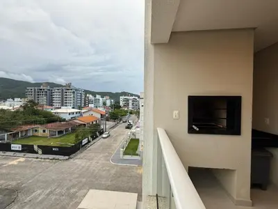 Uma vista geral da montanha ou uma vista da montanha a partir do apartamento
