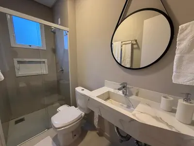 Uma casa de banho em Paraíso em Palmas com Piscina - 3 min do mar a pé!