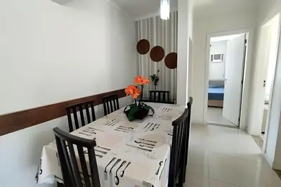 Uma cama ou camas num quarto em Apartamento 400m da Praia de Bombas - 2 dorms 6 pessoas