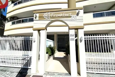 O edifício onde o apartamento está situado