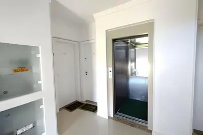 A planta de Apartamento 400m da Praia de Bombas - 2 dorms 6 pessoas